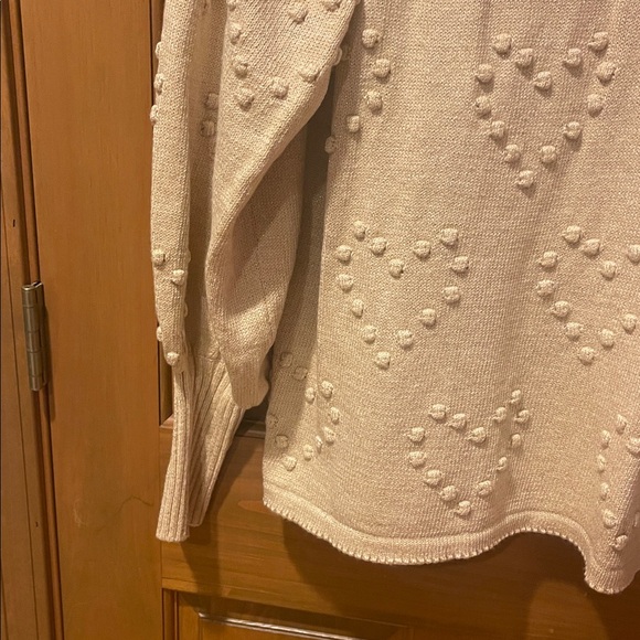 Lilly Pulitzer heathered sand bar Heart Textured Sweatshirt - Picture 2 of 5